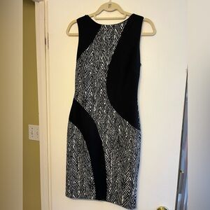 Very stretchy sleeveless black and white Cache sheath dress
